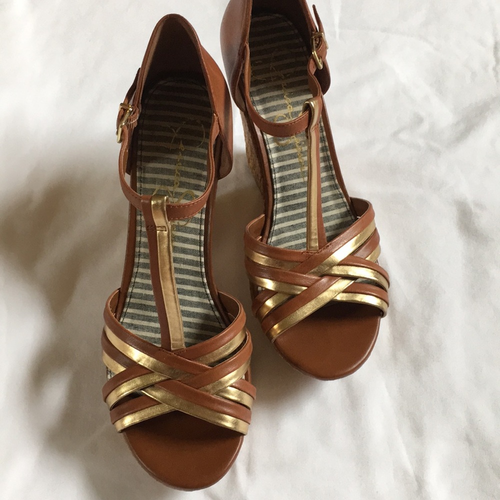 Jessica Simpson brown and gold wedges